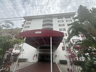 3660 NE 166th St 415, North Miami Beach, FL 33160