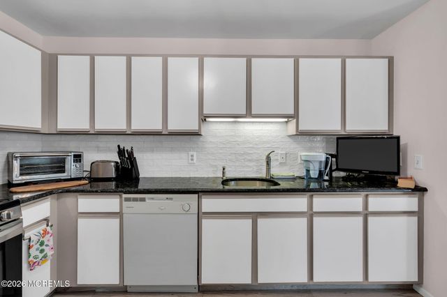 380 Deuce Drive, Wall, NJ 07719