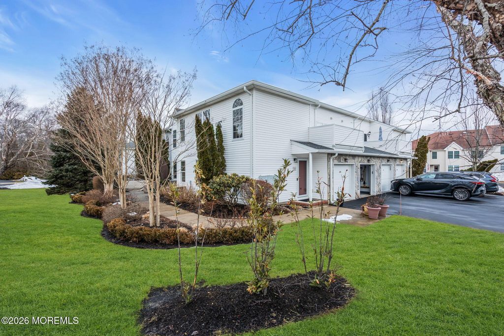 380 Deuce Drive, Wall, NJ 07719