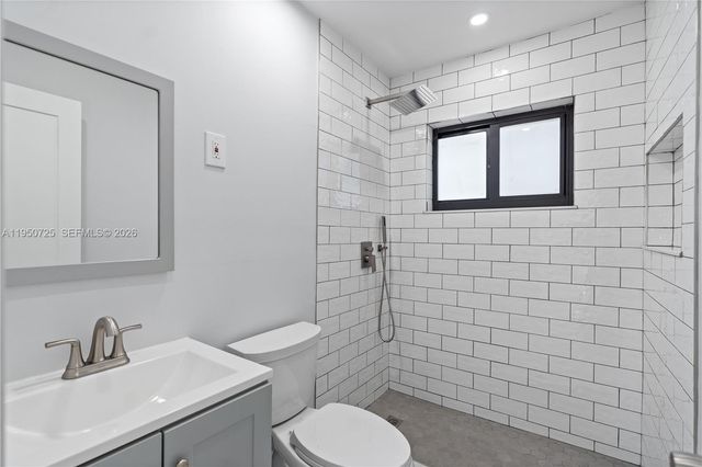 811 NW 115th St, Miami, FL 33168