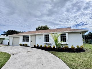 434 NE Electra Avenue, Port St Lucie, FL 34983