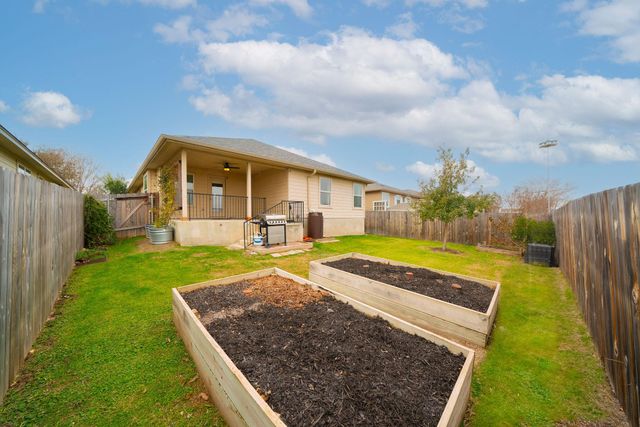 414 Brazoria TRL, San Marcos, TX 78666