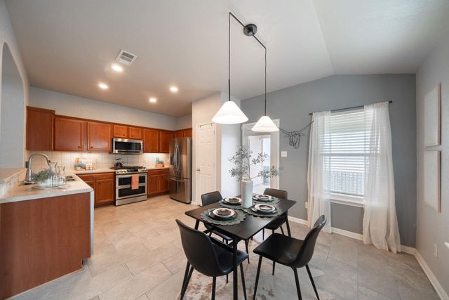 414 Brazoria TRL, San Marcos, TX 78666