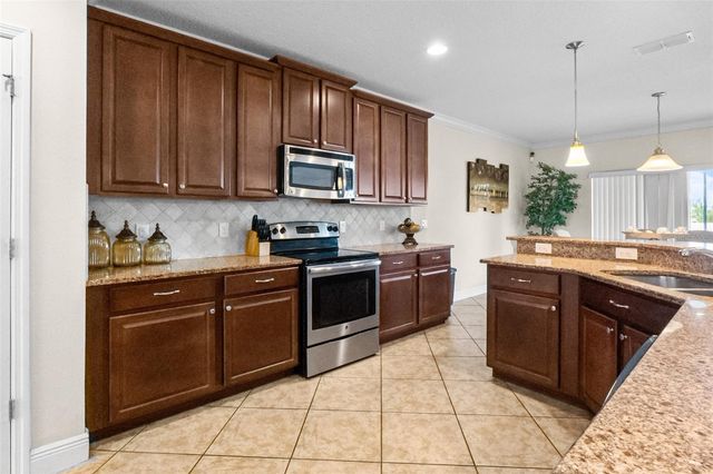 301 SPARROW HAWK DRIVE, Groveland, FL 34736