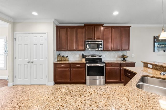 301 SPARROW HAWK DRIVE, Groveland, FL 34736