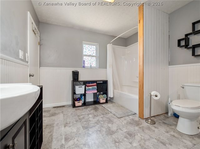 111 Bryn Mawr Way, Culloden, WV 25510
