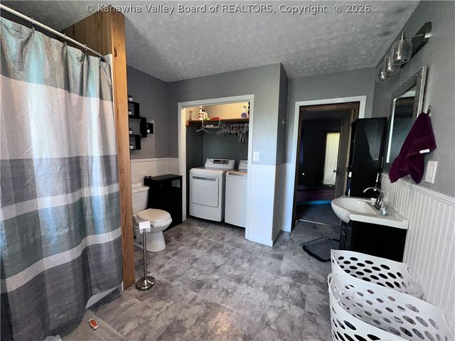 111 Bryn Mawr Way, Culloden, WV 25510