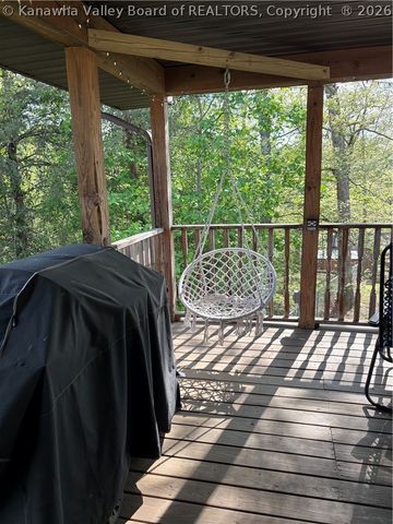 111 Bryn Mawr Way, Culloden, WV 25510