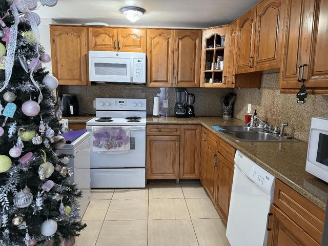 16450 NW 2nd Avenue 116, Miami, FL 33169