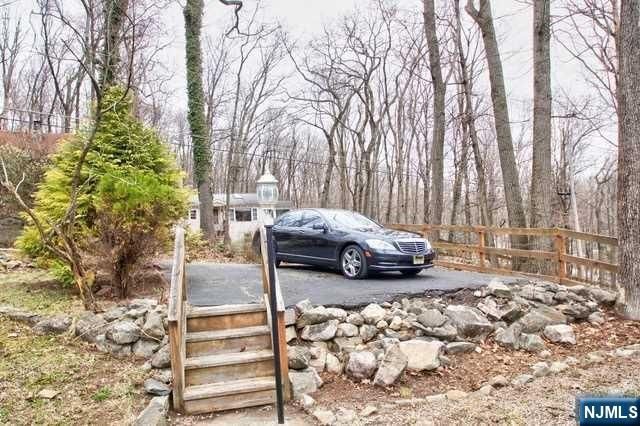 17 Onteora Road, Vernon, NJ 07422