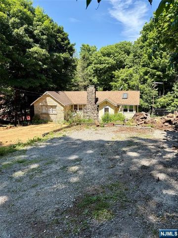 17 Onteora Road, Vernon, NJ 07422