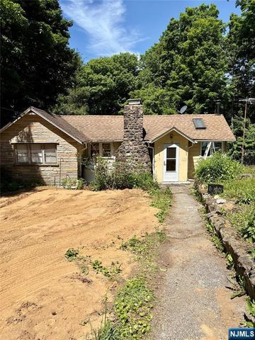 17 Onteora Road, Vernon, NJ 07422