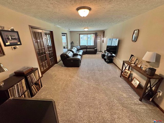 6154 S 87 Street, Lincoln, NE 68526