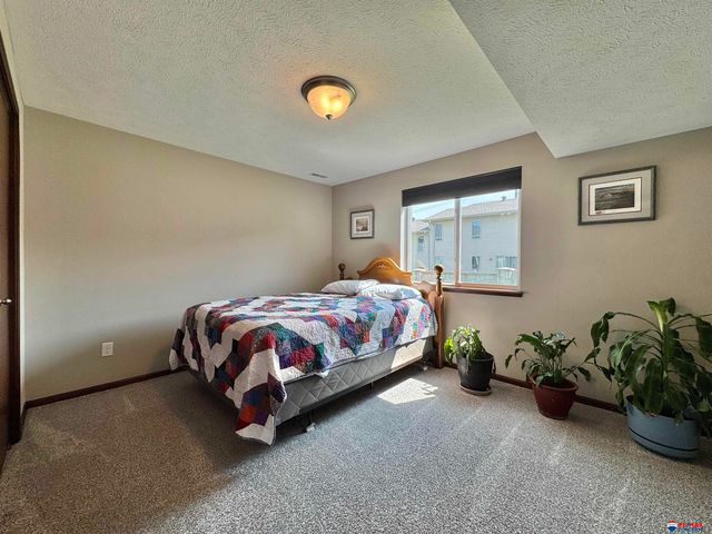 6154 S 87 Street, Lincoln, NE 68526