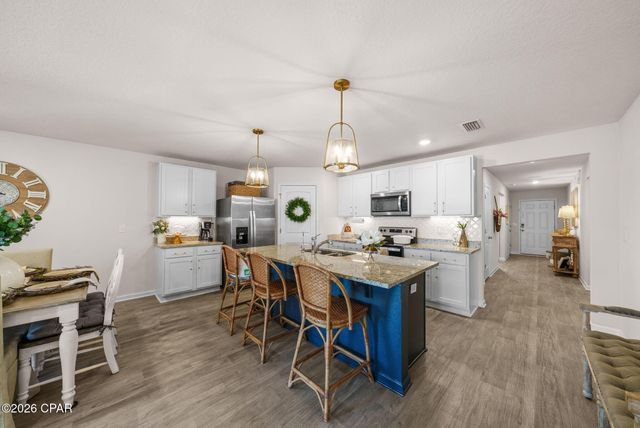 102 Spikes Circle, Southport, FL 32409