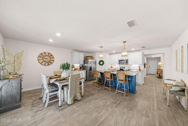 102 Spikes Circle, Southport, FL 32409