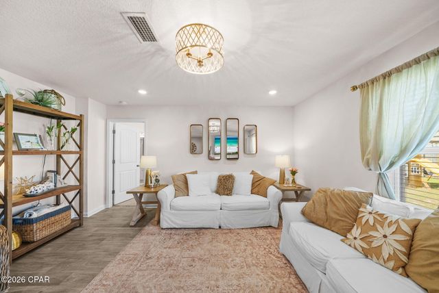 102 Spikes Circle, Southport, FL 32409