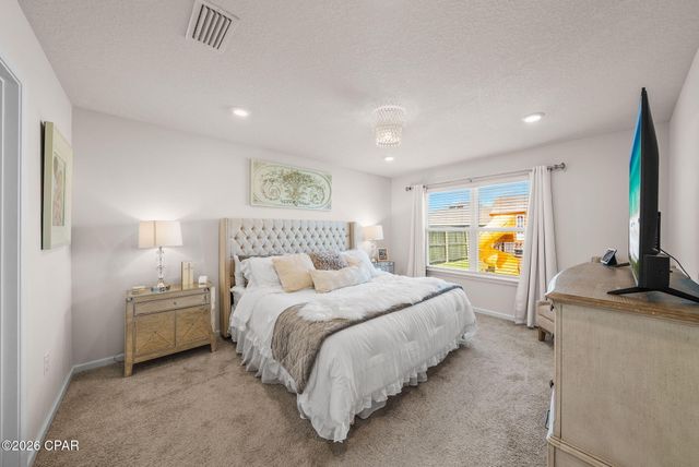 102 Spikes Circle, Southport, FL 32409