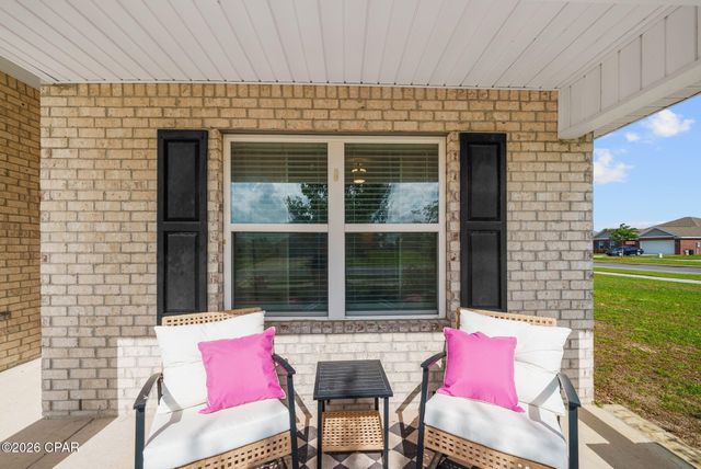 102 Spikes Circle, Southport, FL 32409