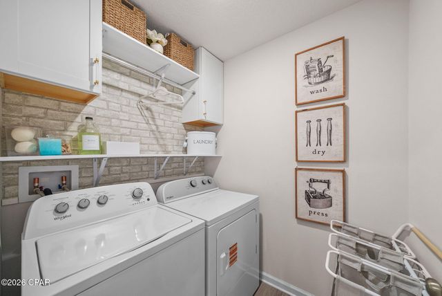 102 Spikes Circle, Southport, FL 32409