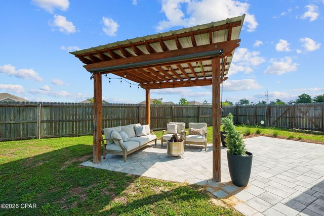 102 Spikes Circle, Southport, FL 32409