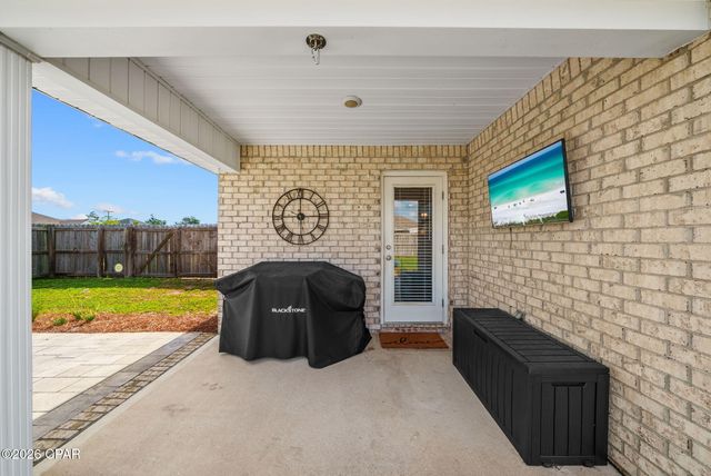 102 Spikes Circle, Southport, FL 32409