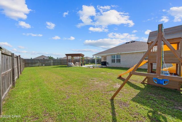 102 Spikes Circle, Southport, FL 32409
