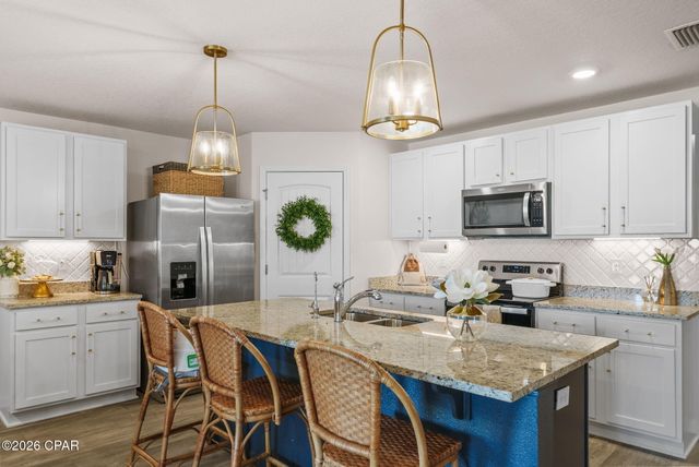 102 Spikes Circle, Southport, FL 32409