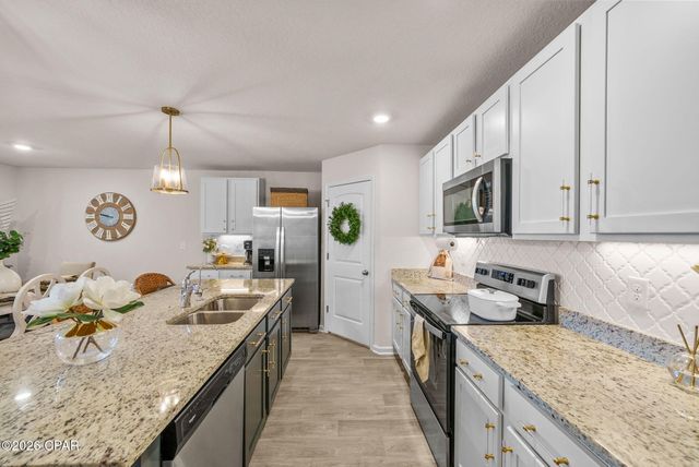 102 Spikes Circle, Southport, FL 32409