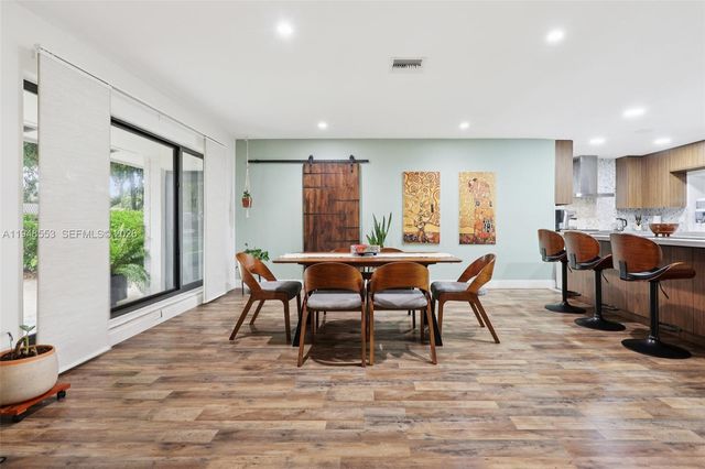 5301 Pierce St, Hollywood, FL 33021