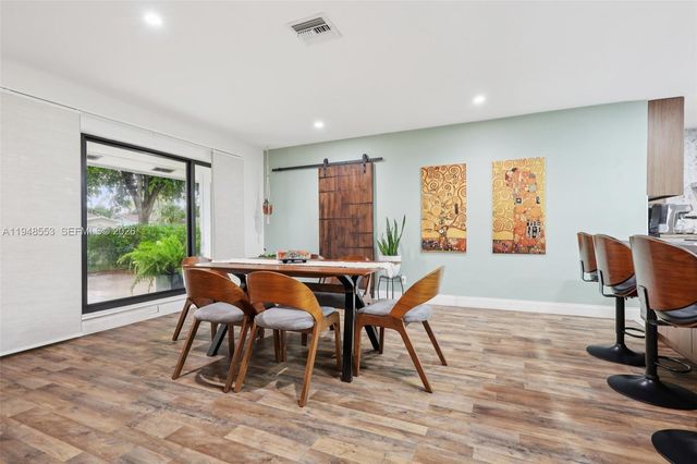 5301 Pierce St, Hollywood, FL 33021