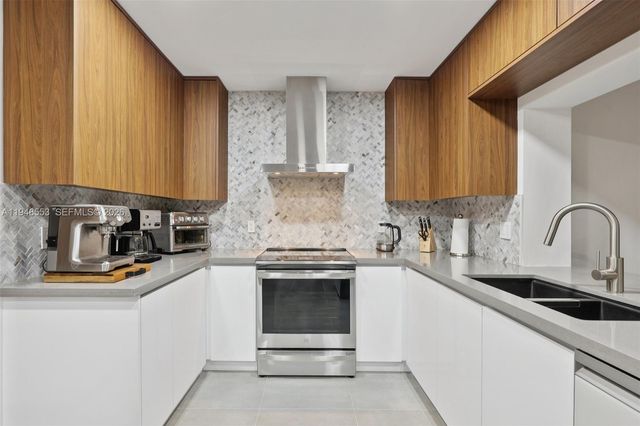 5301 Pierce St, Hollywood, FL 33021