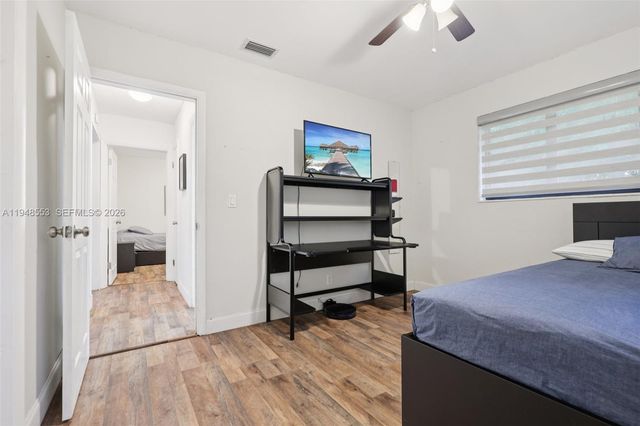 5301 Pierce St, Hollywood, FL 33021