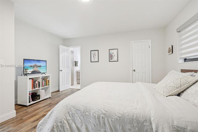 5301 Pierce St, Hollywood, FL 33021