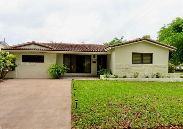 5301 Pierce St, Hollywood, FL 33021