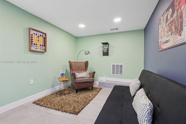 5301 Pierce St, Hollywood, FL 33021