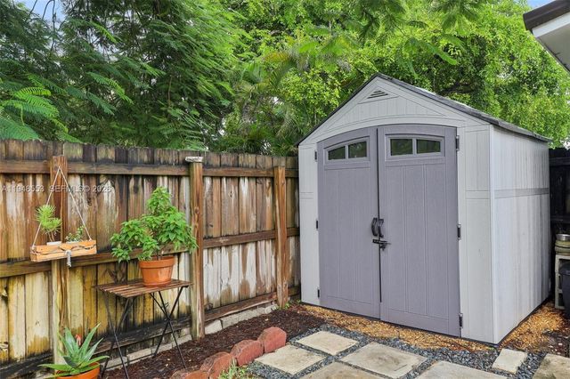 5301 Pierce St, Hollywood, FL 33021