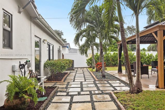 5301 Pierce St, Hollywood, FL 33021