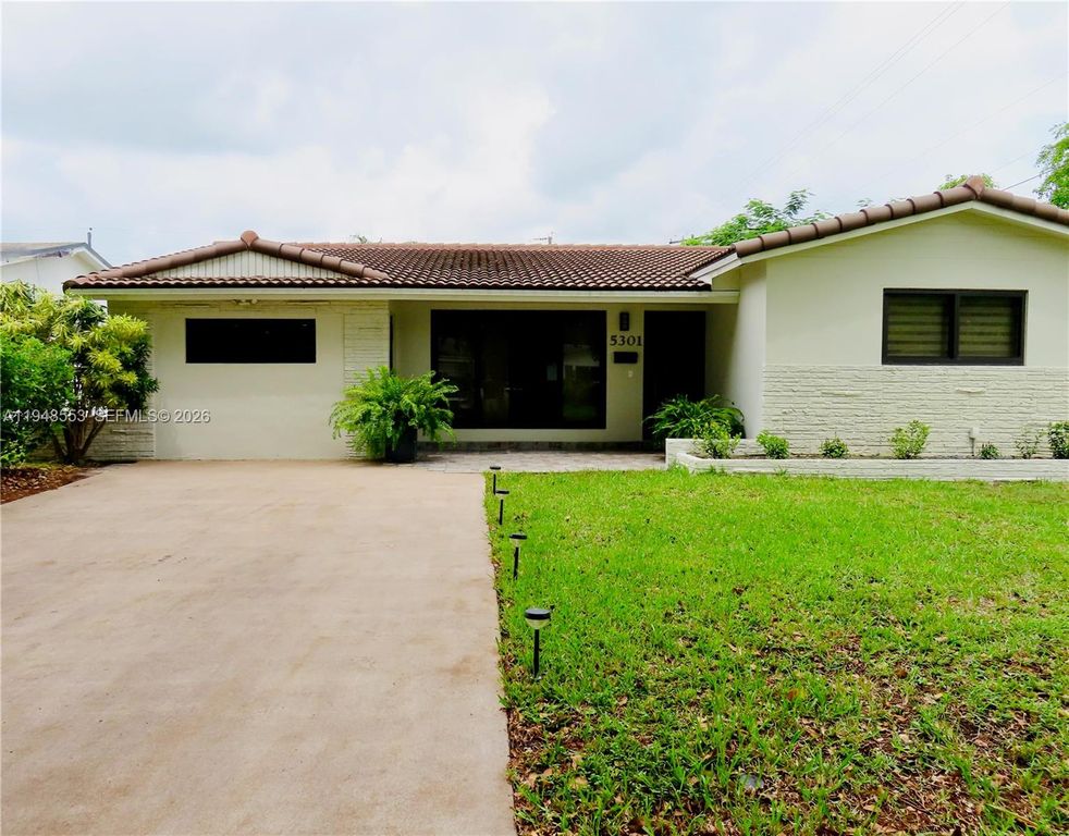 5301 Pierce St, Hollywood, FL 33021