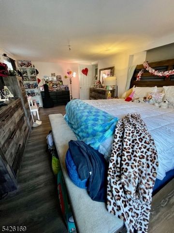 22 Ambassador Dr, Wayne Twp., NJ 07470