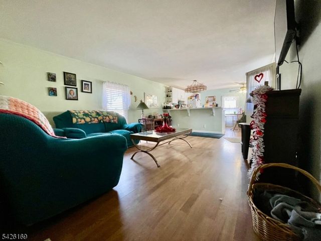 22 Ambassador Dr, Wayne Twp., NJ 07470