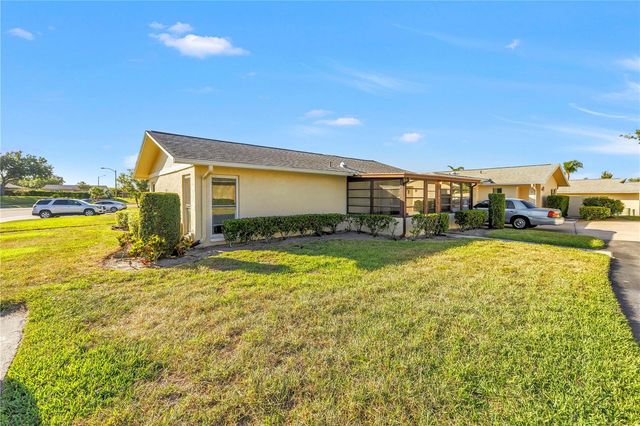 2740 HIGHLANDS BOULEVARD B, Palm Harbor, FL 34684