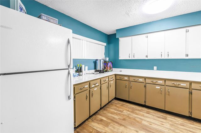 2740 HIGHLANDS BOULEVARD B, Palm Harbor, FL 34684