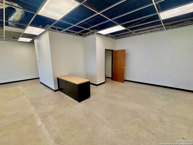 307 2nd St Unit 102, Pleasanton, TX 78064