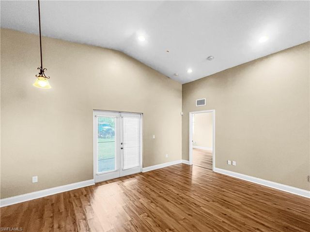 2105 NE 15th TER, Cape Coral, FL 33909