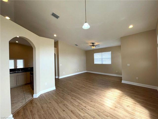 2105 NE 15th TER, Cape Coral, FL 33909