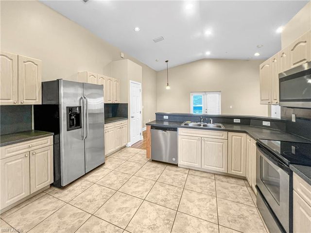 2105 NE 15th TER, Cape Coral, FL 33909