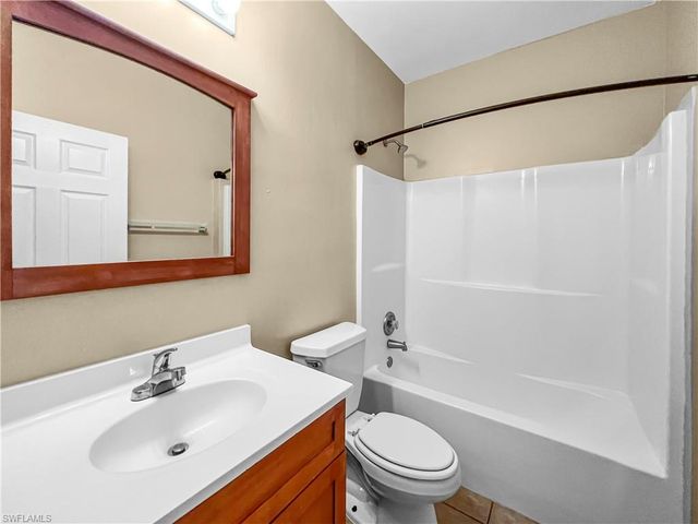 2105 NE 15th TER, Cape Coral, FL 33909