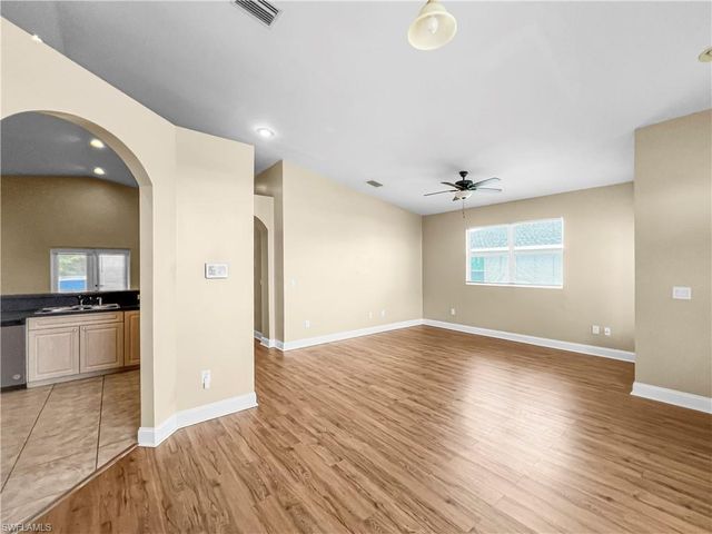 2105 NE 15th TER, Cape Coral, FL 33909