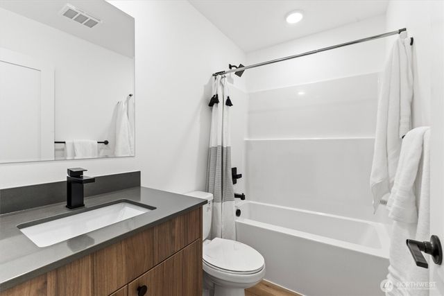 303 S 17th Street, Lynden, WA 98264